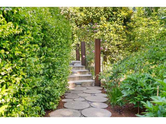 416 Nw HERMOSA Blvd, Portland, OR 97210