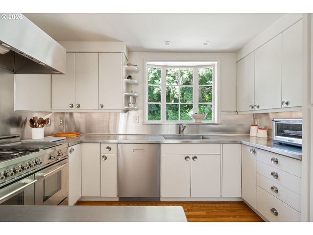 416 Nw HERMOSA Blvd, Portland, OR 97210