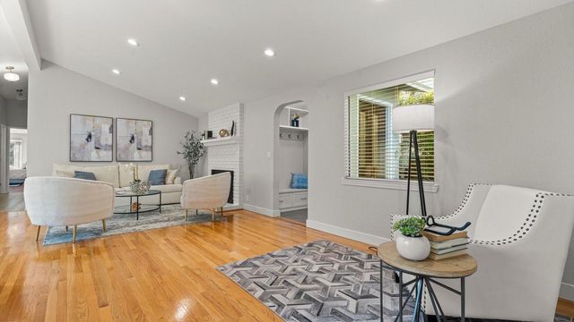 14355 La Rinconada Drive, Los Gatos, CA 95032