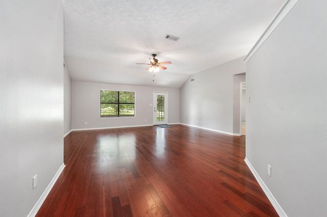 3875 Larkspur Street, Alvin, TX 77511