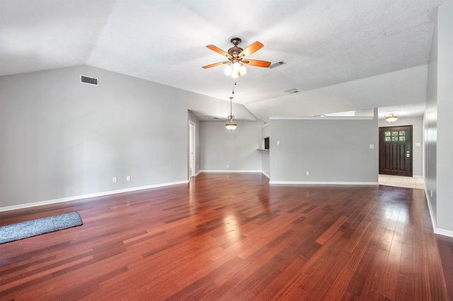 3875 Larkspur Street, Alvin, TX 77511