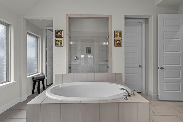 136 Lenera DR, Liberty Hill, TX 78642