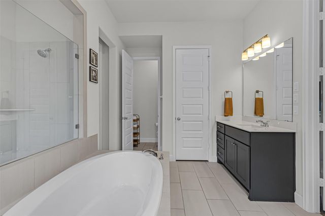 136 Lenera DR, Liberty Hill, TX 78642