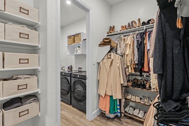 136 Lenera DR, Liberty Hill, TX 78642