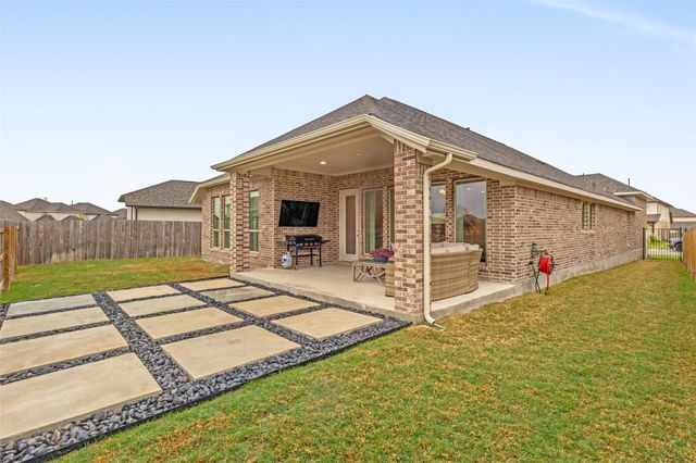 136 Lenera DR, Liberty Hill, TX 78642