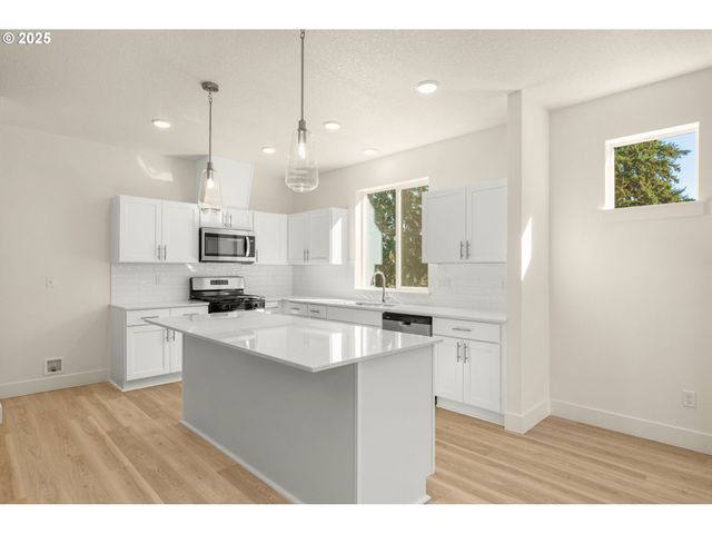 18933 Sw Hazelwood Ln L-9, Beaverton, OR 97078