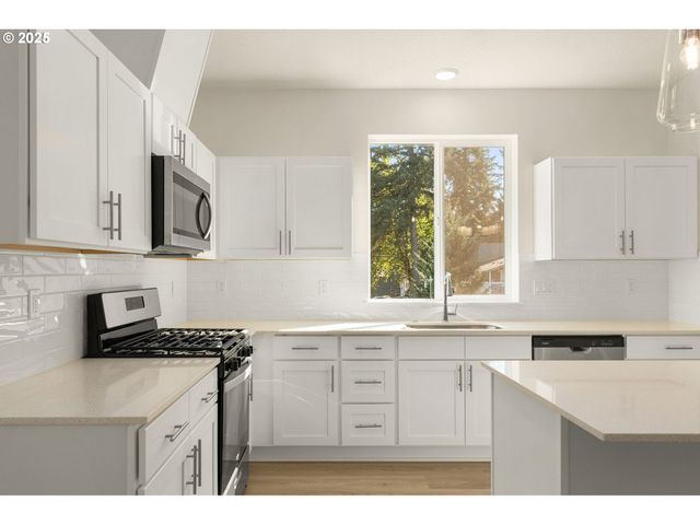 18933 Sw Hazelwood Ln L-9, Beaverton, OR 97078