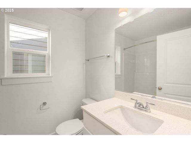 18933 Sw Hazelwood Ln L-9, Beaverton, OR 97078