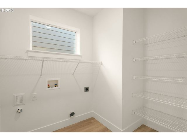 18933 Sw Hazelwood Ln L-9, Beaverton, OR 97078