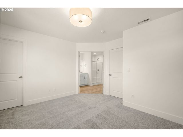 18933 Sw Hazelwood Ln L-9, Beaverton, OR 97078