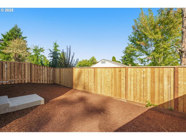 18933 Sw Hazelwood Ln L-9, Beaverton, OR 97078