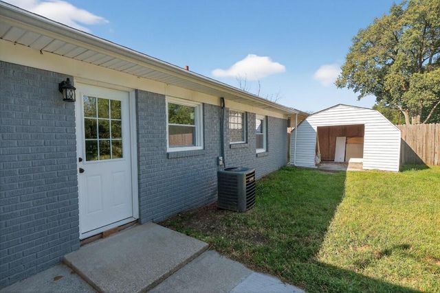 2816 W 38th Place, Hobart, IN 46342