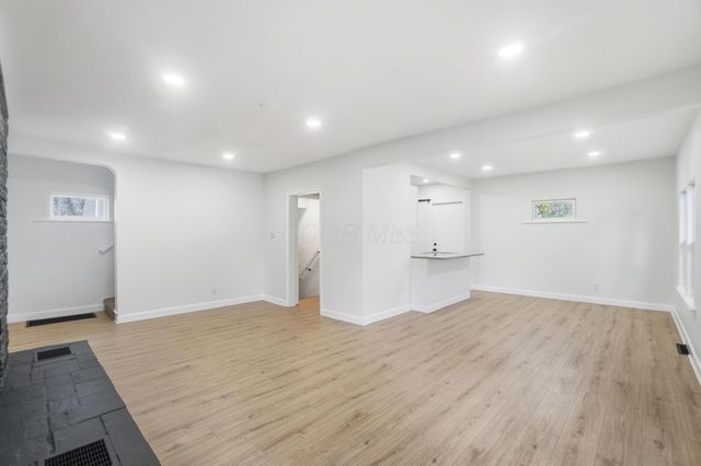 2250 Willamont Avenue, Columbus, OH 43219