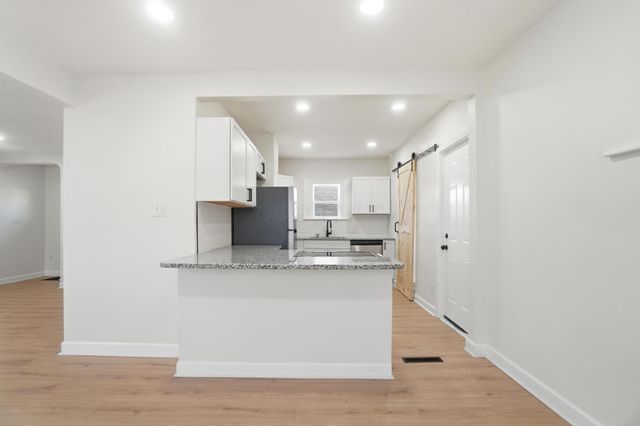 2250 Willamont Avenue, Columbus, OH 43219