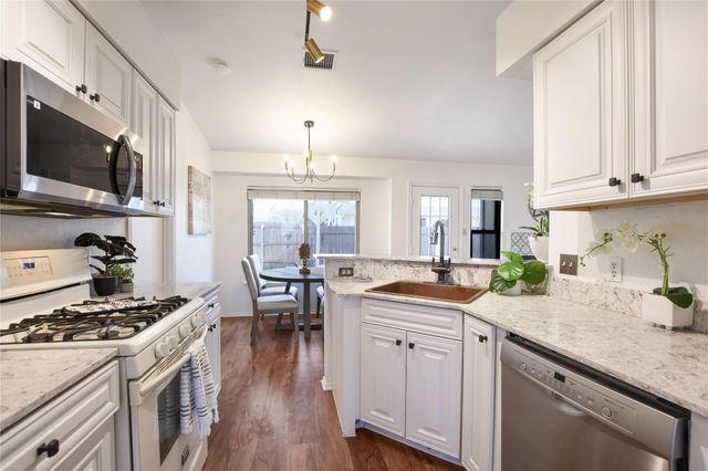 1400 Piney Creek LN, Cedar Park, TX 78613