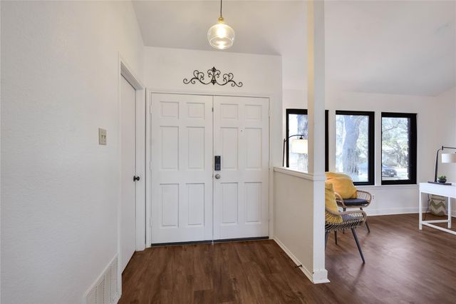 1400 Piney Creek LN, Cedar Park, TX 78613