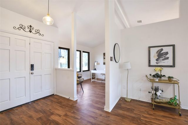 1400 Piney Creek LN, Cedar Park, TX 78613