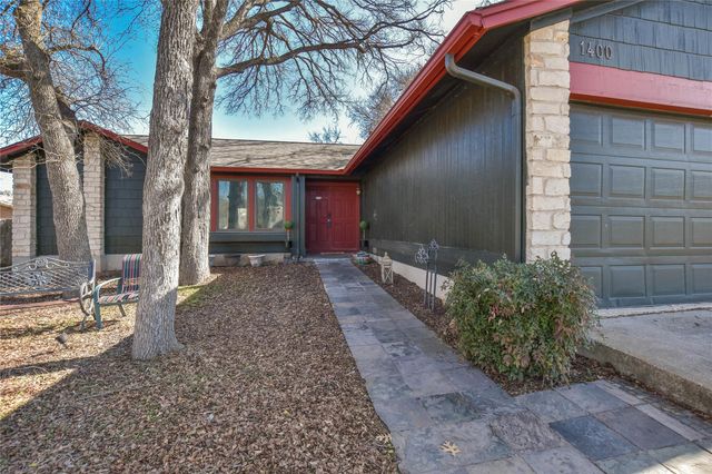 1400 Piney Creek LN, Cedar Park, TX 78613