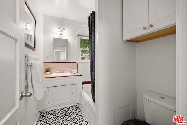 17031 Enadia Way, Los Angeles, CA 91406