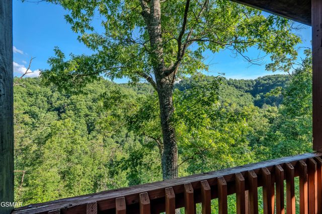 2050 Abbey Lane Way, Sevierville, TN 37862