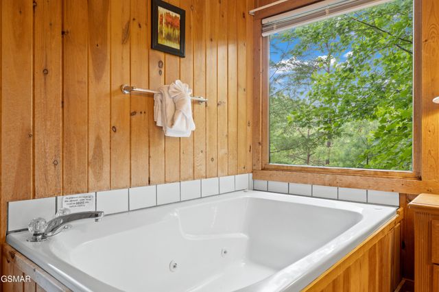 2050 Abbey Lane Way, Sevierville, TN 37862