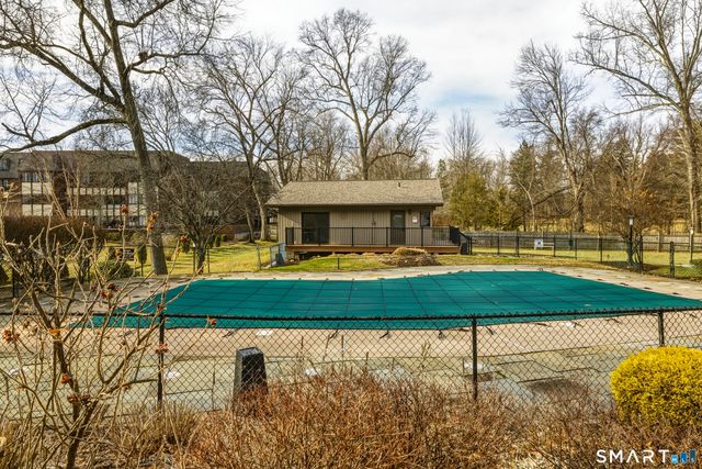 791 Prospect Avenue 17, West Hartford, CT 06105