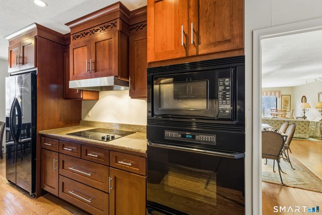 791 Prospect Avenue 17, West Hartford, CT 06105