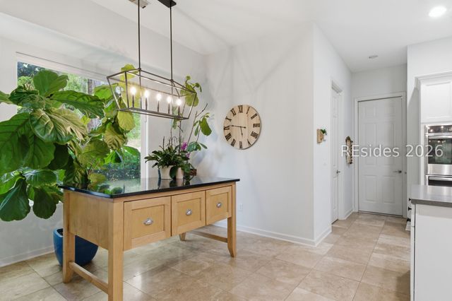 2 Holly Ln, Bluffton, SC 29909
