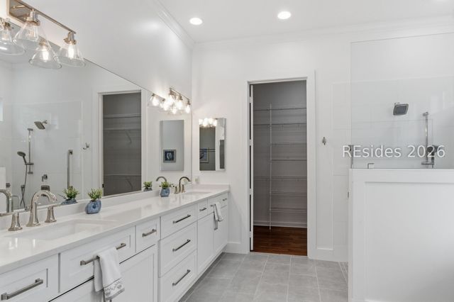 2 Holly Ln, Bluffton, SC 29909