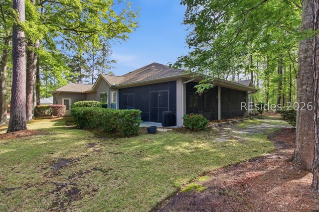 2 Holly Ln, Bluffton, SC 29909