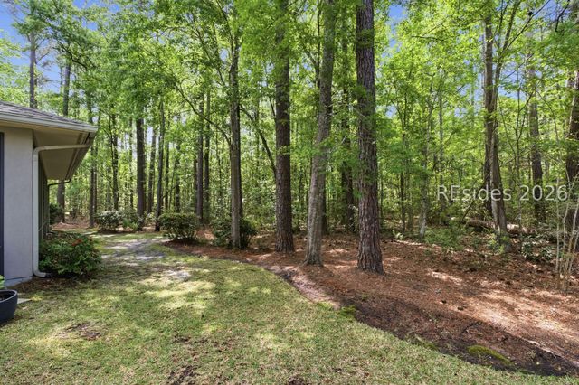2 Holly Ln, Bluffton, SC 29909