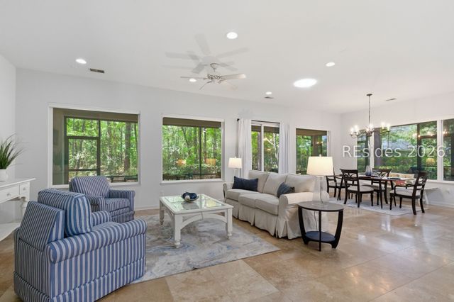 2 Holly Ln, Bluffton, SC 29909