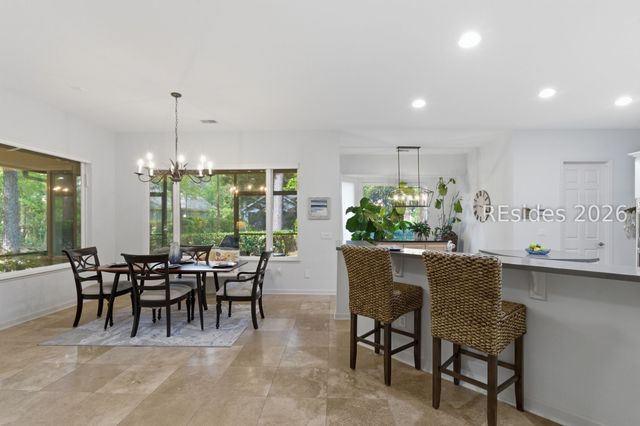 2 Holly Ln, Bluffton, SC 29909