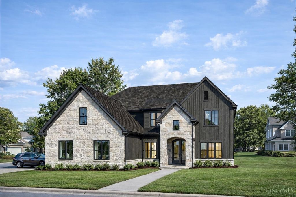 10550 Cinderella Drive, Montgomery, OH 45242