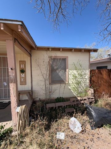 621 Alvarado Drive SE, Albuquerque, NM 87108