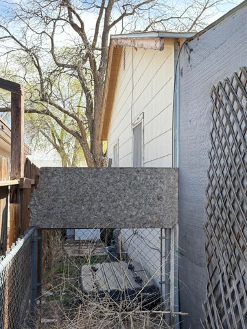 621 Alvarado Drive SE, Albuquerque, NM 87108