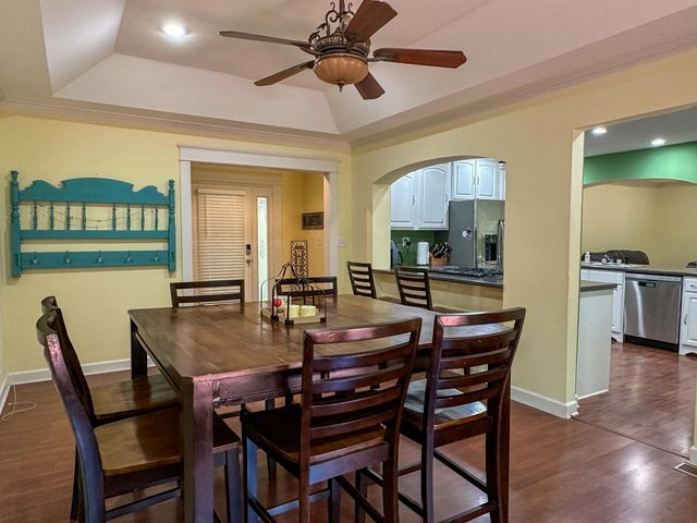 86 Cherokee Road, Cherokee Village, AR 72529