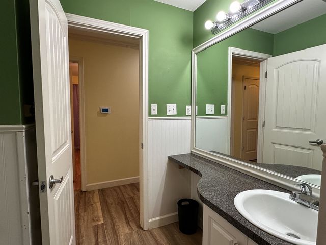 86 Cherokee Road, Cherokee Village, AR 72529