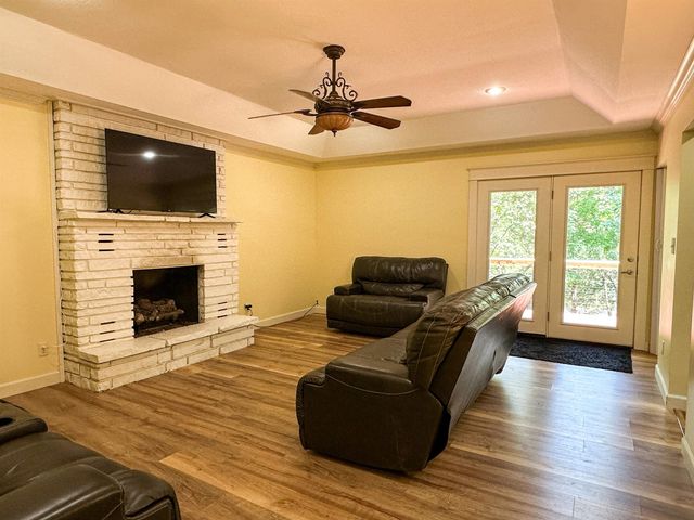 86 Cherokee Road, Cherokee Village, AR 72529