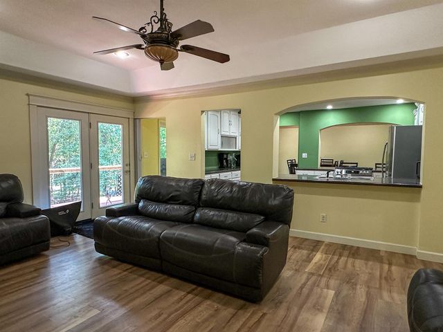 86 Cherokee Road, Cherokee Village, AR 72529