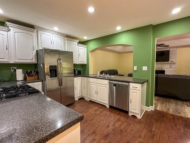 86 Cherokee Road, Cherokee Village, AR 72529