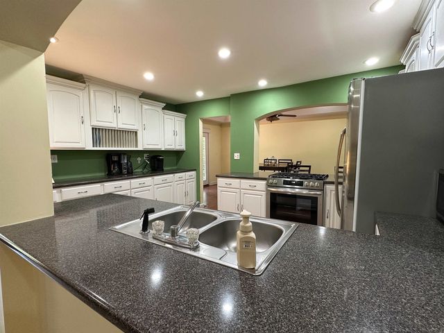 86 Cherokee Road, Cherokee Village, AR 72529