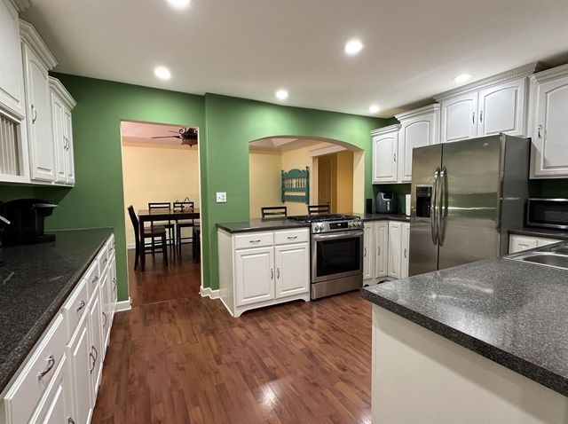 86 Cherokee Road, Cherokee Village, AR 72529