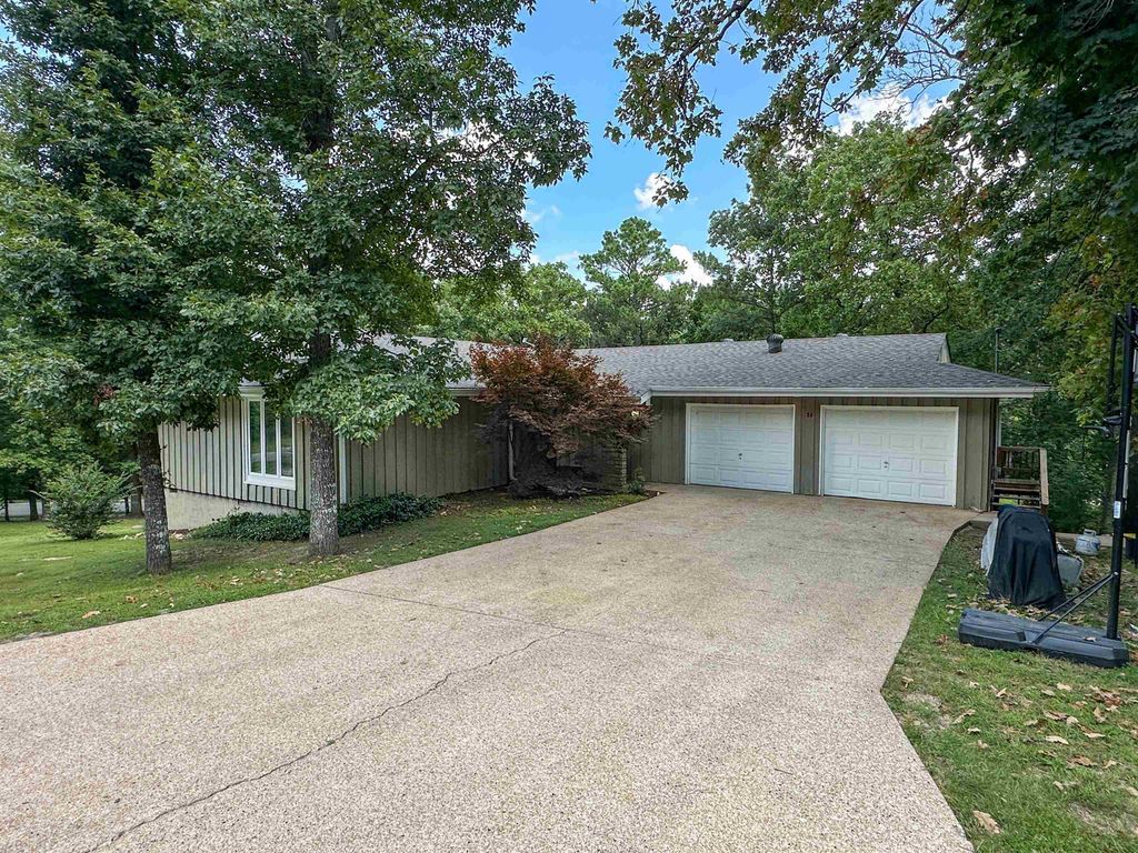 86 Cherokee Road, Cherokee Village, AR 72529