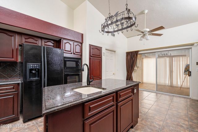1820 W Wimbledon Way, Oro Valley, AZ 85737