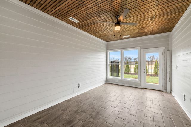1960 Grace Johns Cir, Murfreesboro, TN 37128