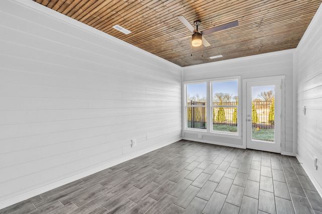 1960 Grace Johns Cir, Murfreesboro, TN 37128