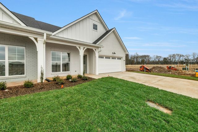 1960 Grace Johns Cir, Murfreesboro, TN 37128