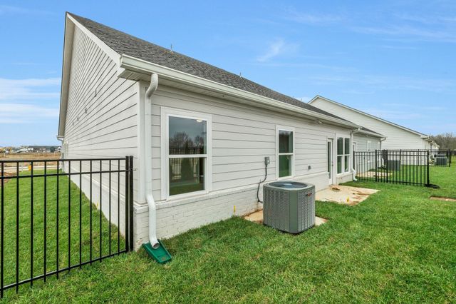 1960 Grace Johns Cir, Murfreesboro, TN 37128