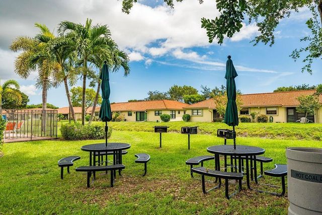 9900 Pineapple Tree Drive 106, Boynton Beach, FL 33436